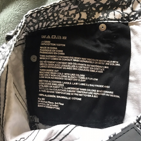 BGD "Mia" Low Rise Shorts - Picture 5 of 5